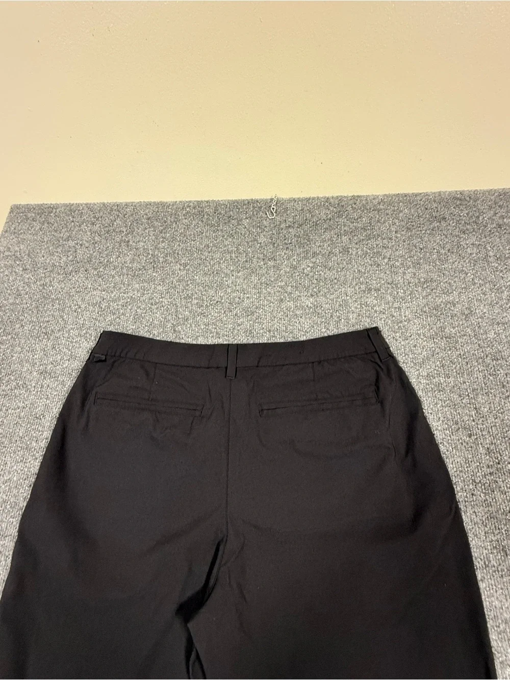 lululemon athletica Men's Black Flat-Front Performance Shorts size 36